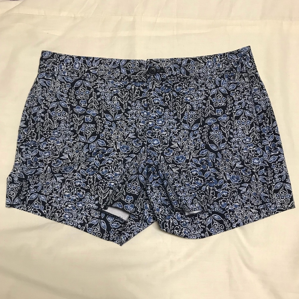 Banana Republic Hampton Fit Navy Floral Shorts